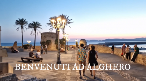 Alghero&amp;#39;da yürümek